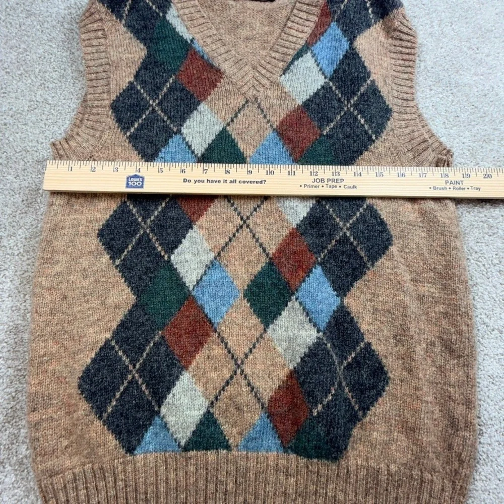 Thane Mens Vintage Shetland Wool Argyle Sweater Vest Tan Brown V-Neck Medium